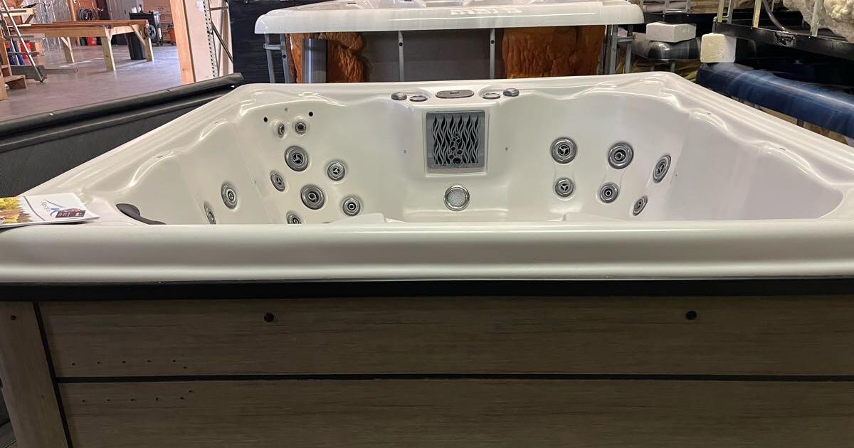 Jetted Hot Tub Spa for $5900 in Greensboro, GA | For Sale & Free — Nextdoor