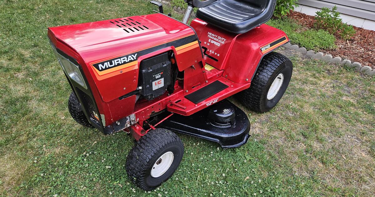 Murray Riding Lawn Tractor with 18 HP Briggs and Stratton Engine and 42