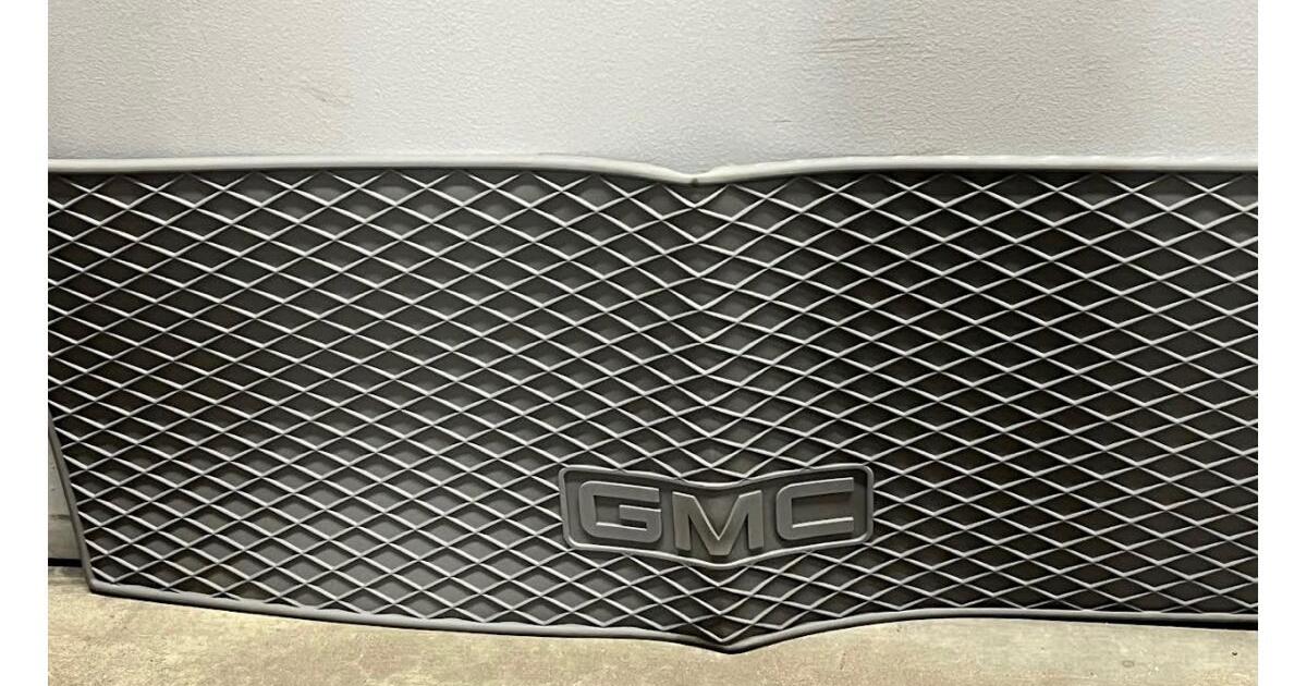 New rear cargo mat. 20132017 GMC ACADIA for 40 in Newburgh, IN