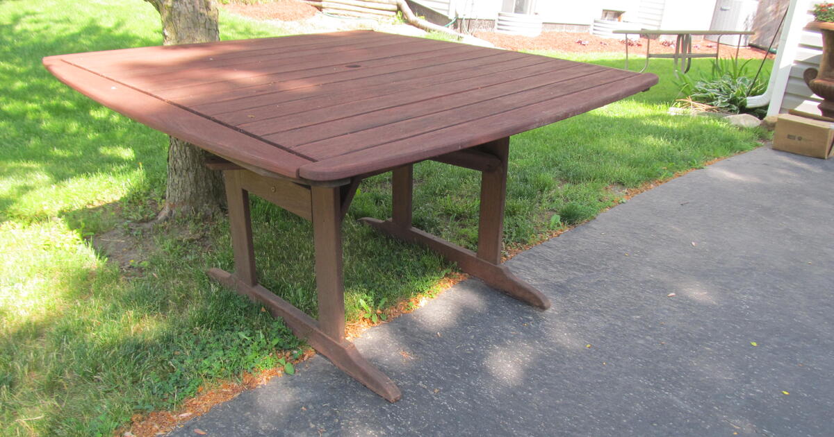 OUTSIDE OAK PATIO TABLE for 15 in Bolingbrook, IL For Sale & Free