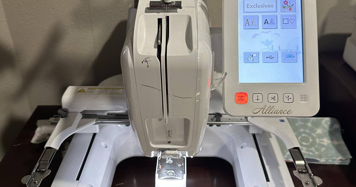 Babylock alliance single needle for 2500 in spring tx for sale