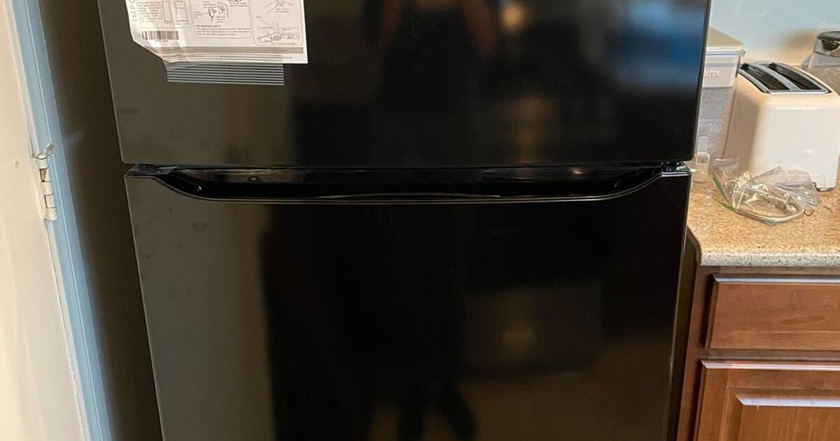 Brand new Refrigerator for 700 in Simi Valley, CA For Sale & Free