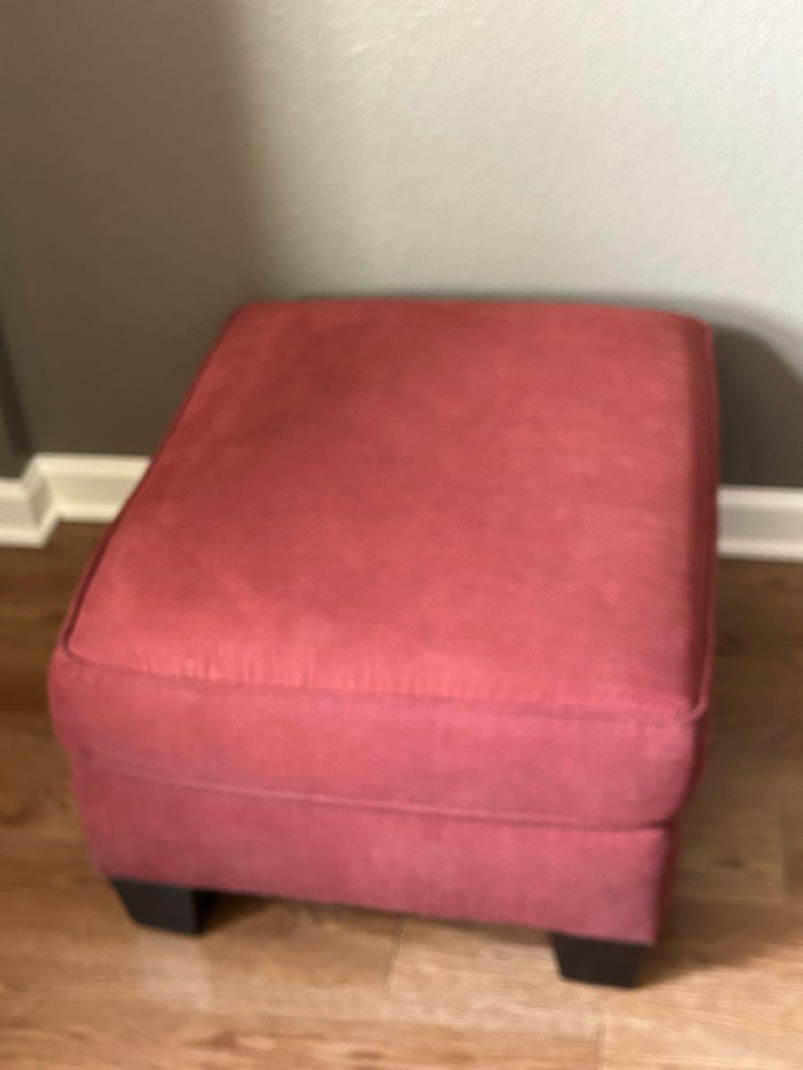 Slumberland Ottoman for 20 in West Des Moines, IA For Sale & Free — Nextdoor