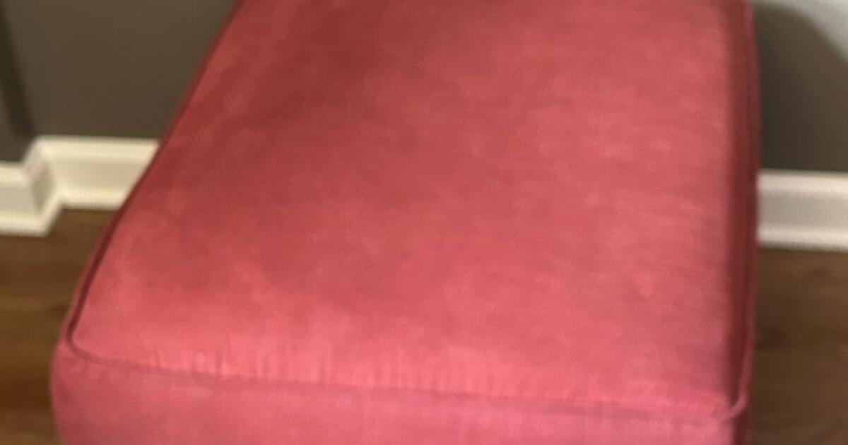 Slumberland Ottoman for 20 in West Des Moines, IA For Sale & Free — Nextdoor