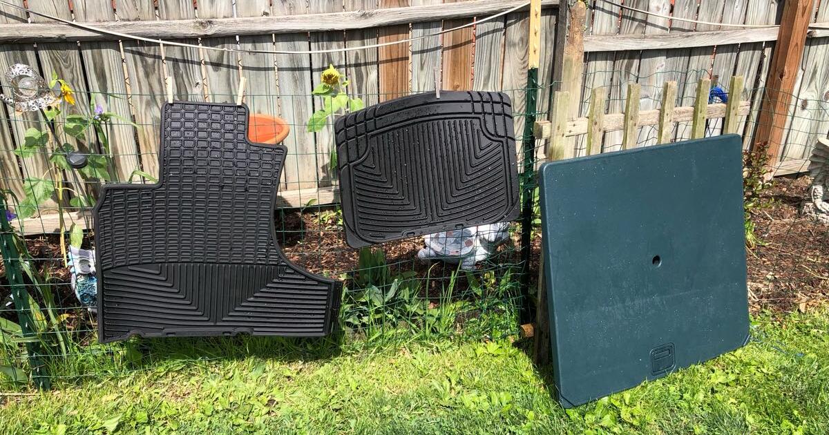 ‘04 CRV picnic table for 100 in St. Louis, MO Finds — Nextdoor