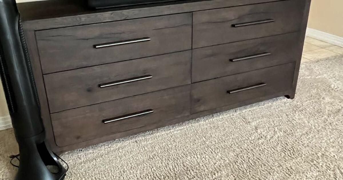 Beautiful Restoration Hardware Davos Bedroom set for 5500 in Calabasas