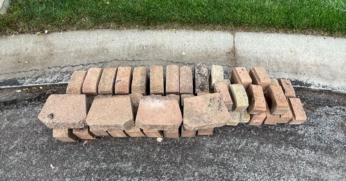 Retaining Wall Brick for Free in Overland Park, KS | For Sale & Free ...