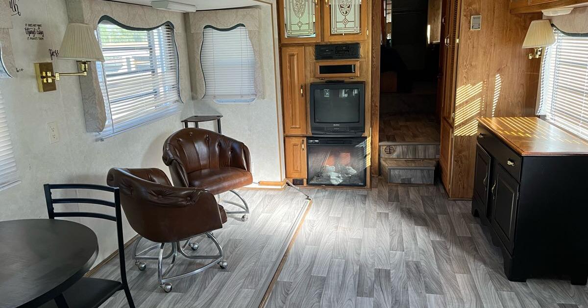 RENTAL!!! 5th wheel on 60’x100’ lot 4 rent for 1365 in Homeland, CA