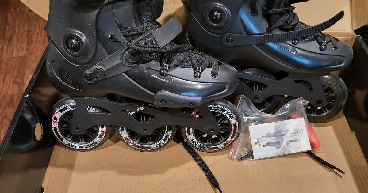 fr3 310 full boot rollerblades. used once. país 280 for 160 in