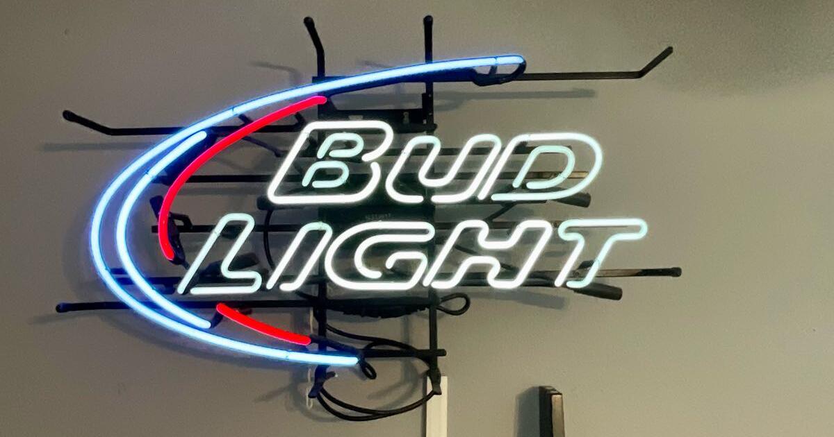 Bud Light neon sign for $100 in Tavares, FL | Finds — Nextdoor