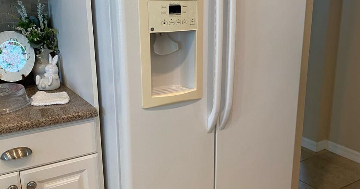 GE White Side by Side refrigerator for 150 in Parrish, FL For Sale & Free — Nextdoor