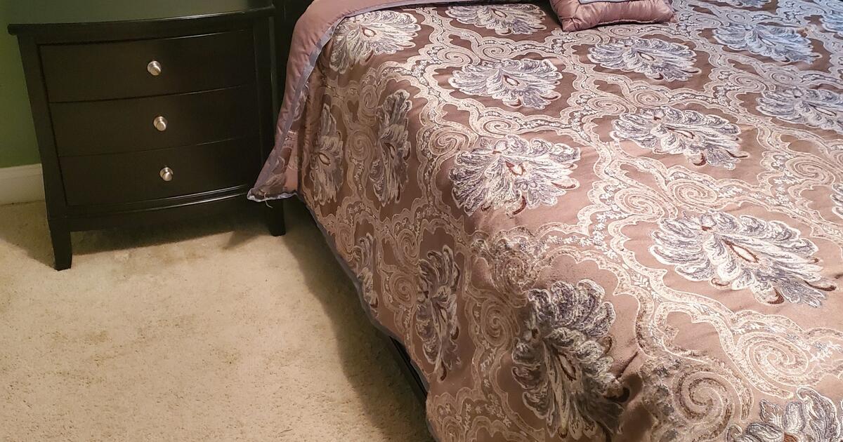 Bedroom Set Black 600 (Goldsboro) for 600 in Goldsboro, NC For