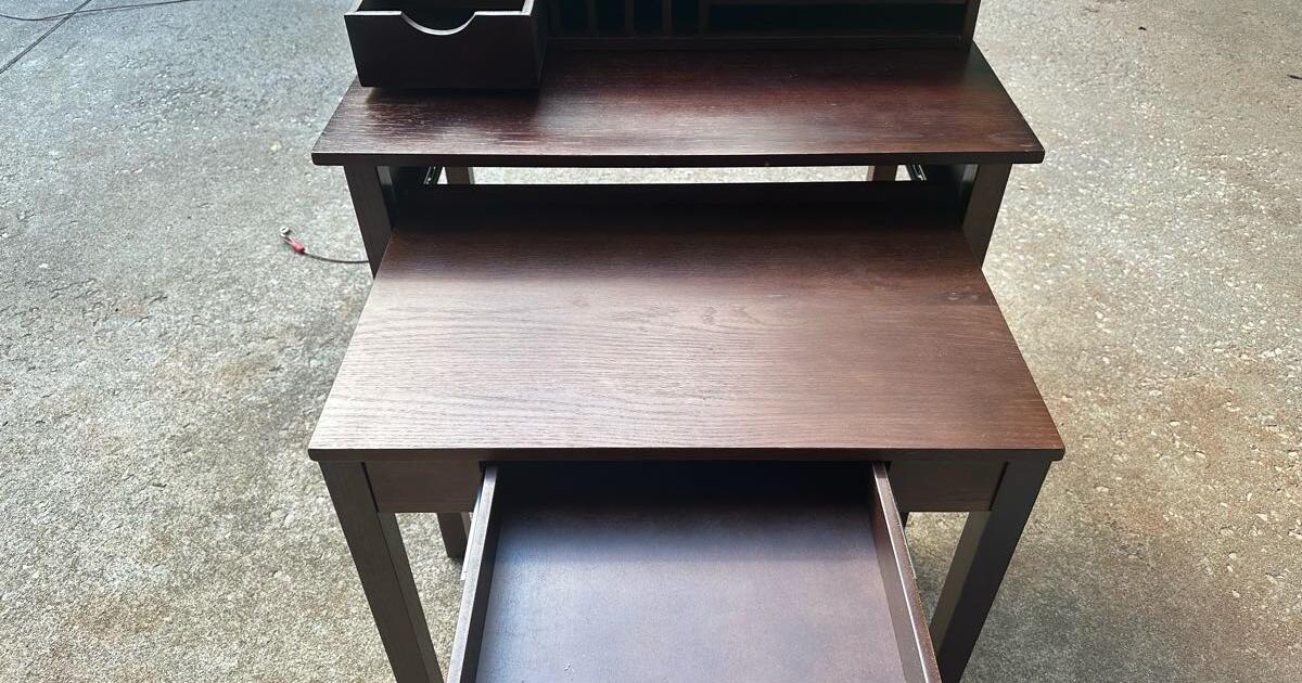 Desk for 40 in Knoxville, TN Finds — Nextdoor