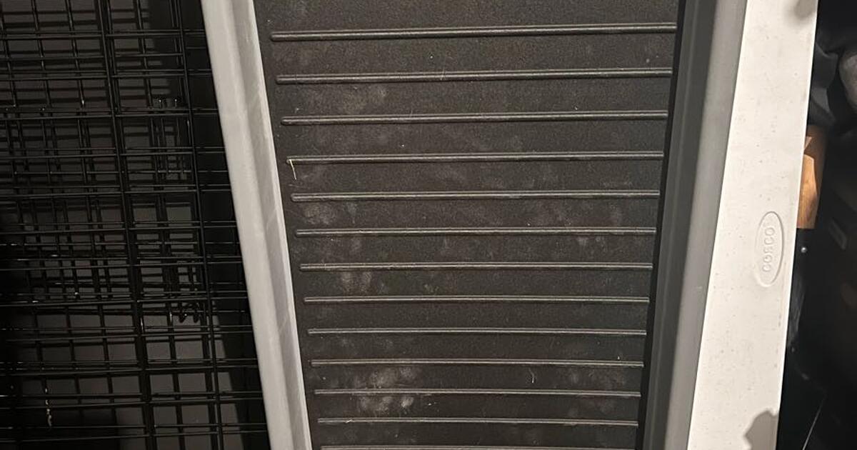 Weathertech dog ramp for 60 in Las Vegas, NV Finds — Nextdoor