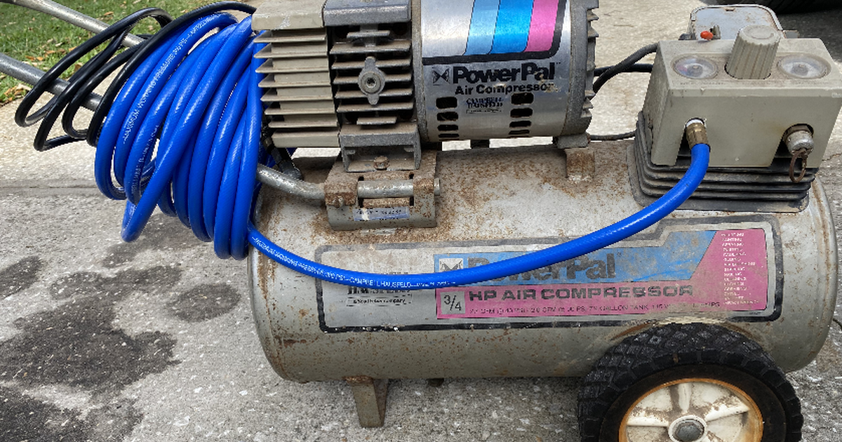 Campbell Hausfeld air compressor 5 gallon for 50 in Jacksonville, FL