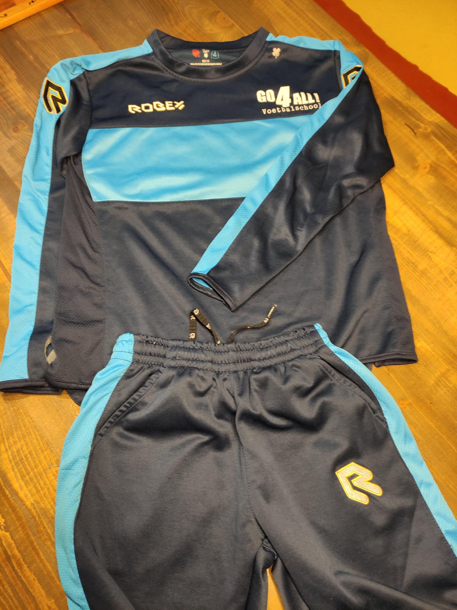 Thermo Sport Pak Maat 152 Voor Gratis In Nijmegen, GL | Gratis/Te Koop —  Nextdoor