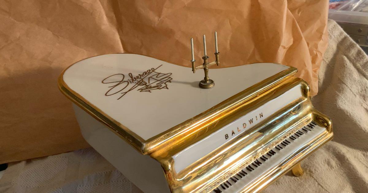 Liberace music box for 12 in St. Charles, IL For Sale & Free — Nextdoor