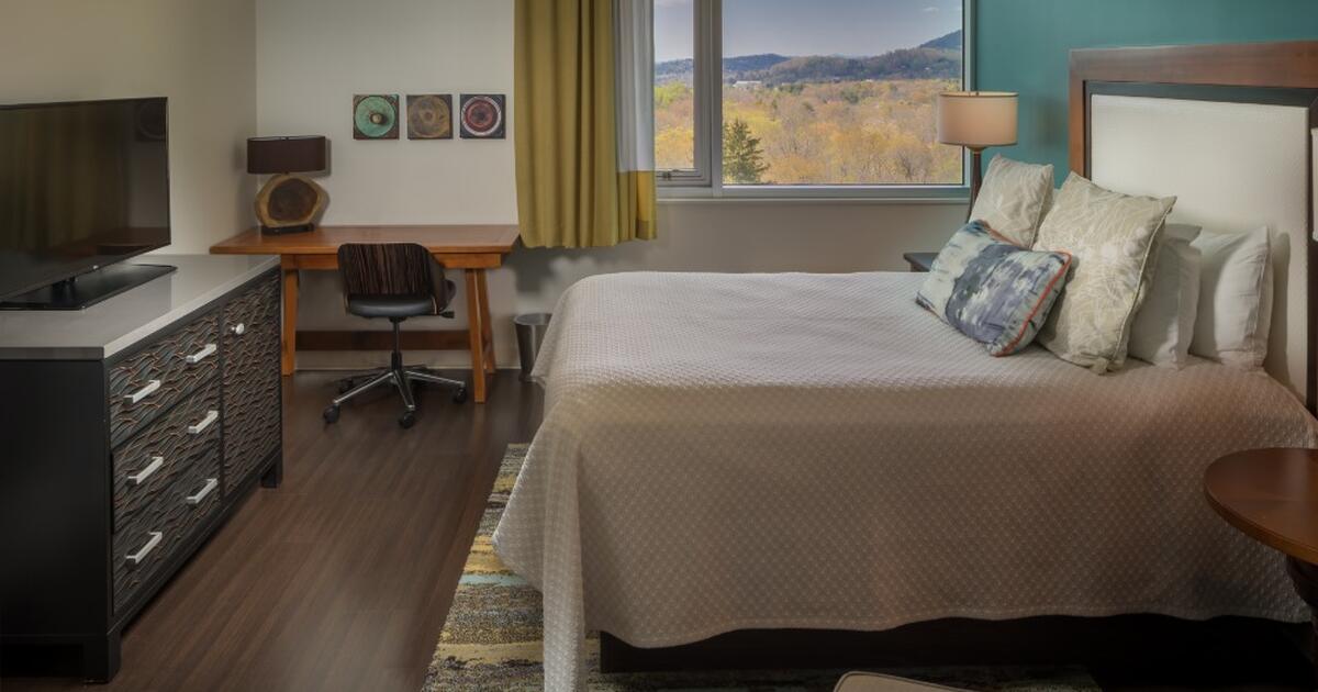 Hotel Room Furniture Packages for 425 in Asheville, NC For Sale