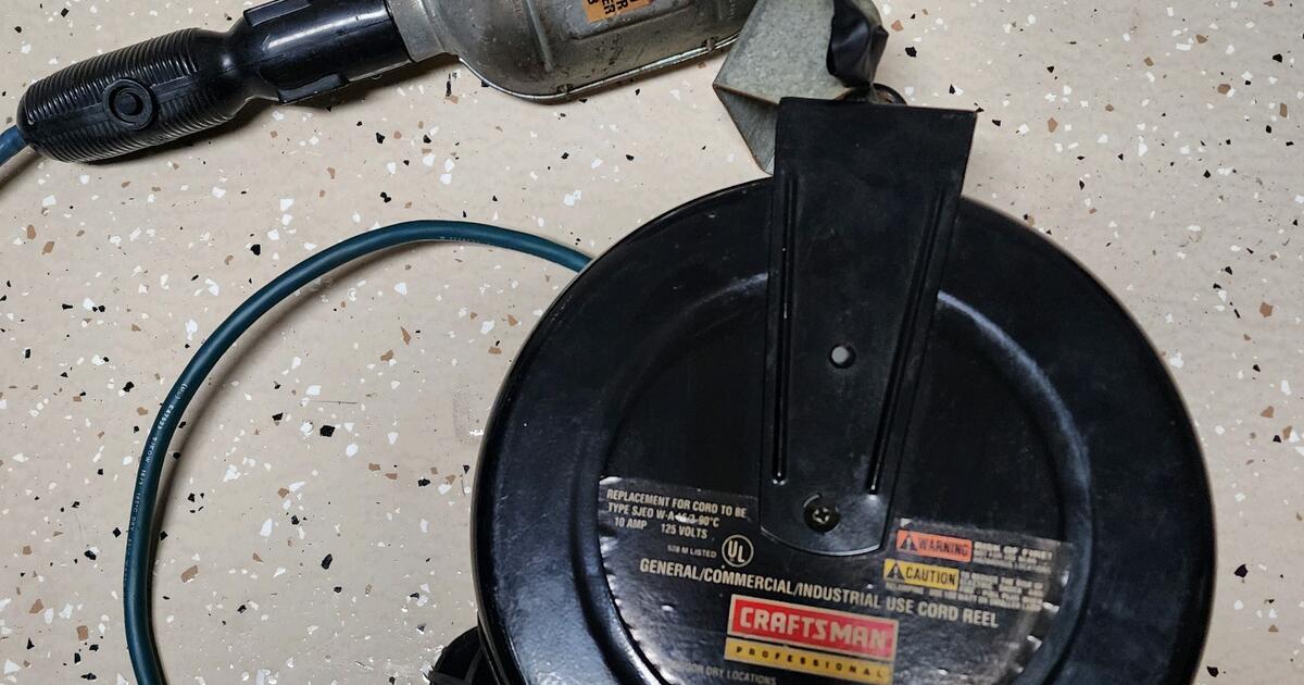 Craftsman Cord Reel Work Light for Free in The Villages, FL For Sale