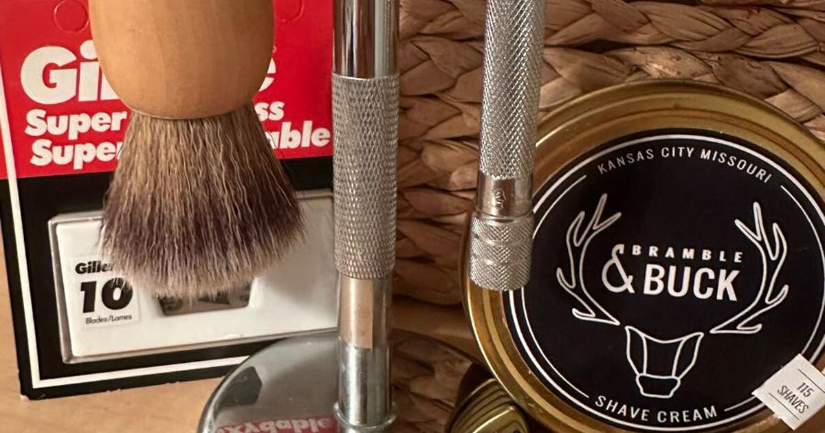 Likenew vintagestyle shave kit for 30 in Fuquay Varina, NC For