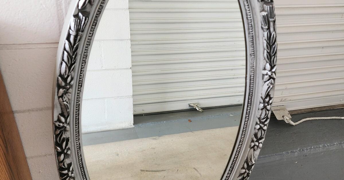 Vintage Decorative Wall Mirror for 20 in Sarasota, FL For Sale & Free — Nextdoor