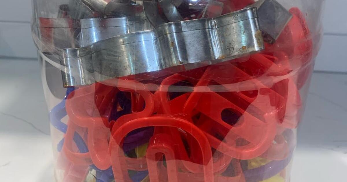 Cookie Cutter Lot for 8 in Littleton, CO For Sale & Free — Nextdoor