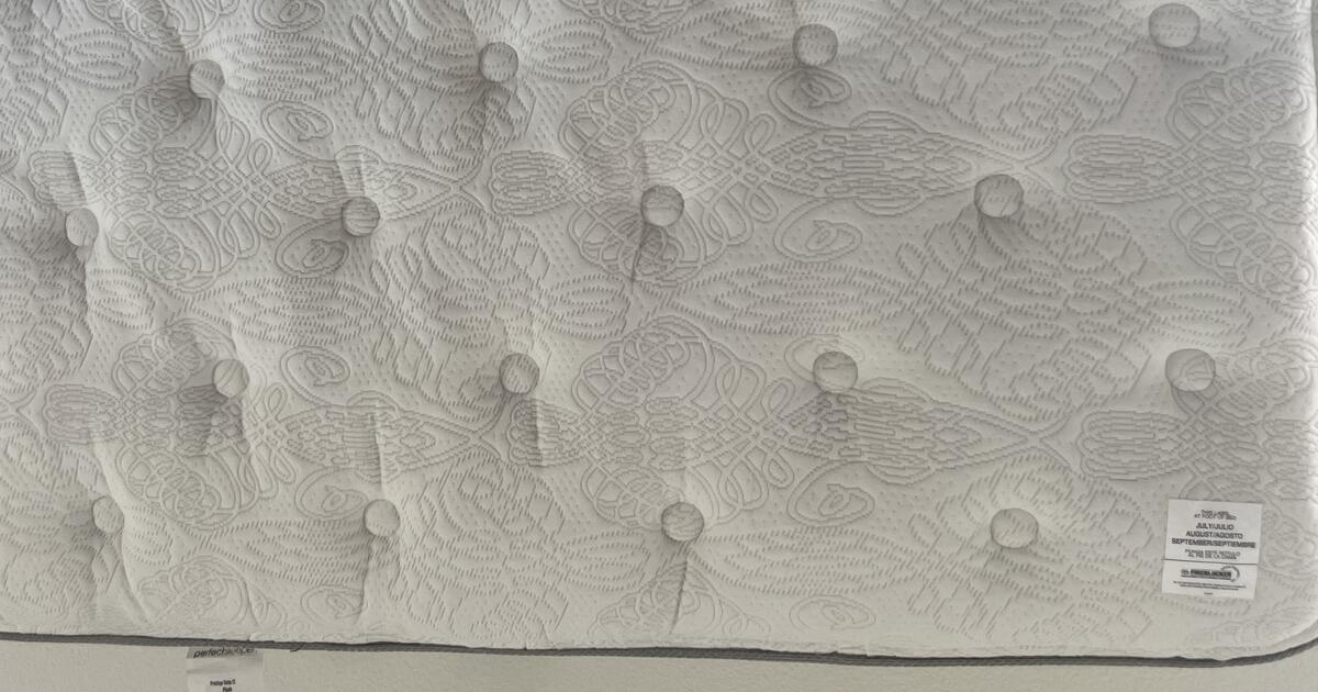 Mattress CA King Serta brand for Free in Reno, NV For Sale & Free