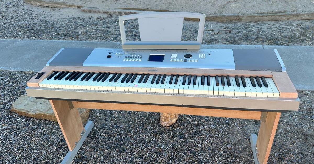 free Electronic Keyboard 4416 Silver Arrow Dr NW for Free in