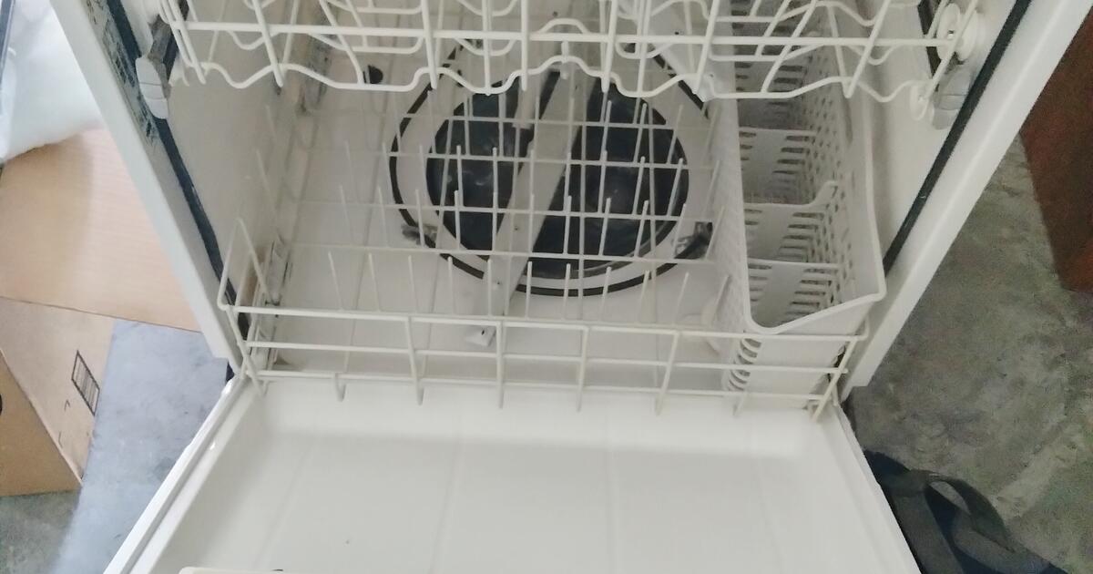 Whirlpool dishwasher, with sound blanket. for Free in Ormond Beach, FL