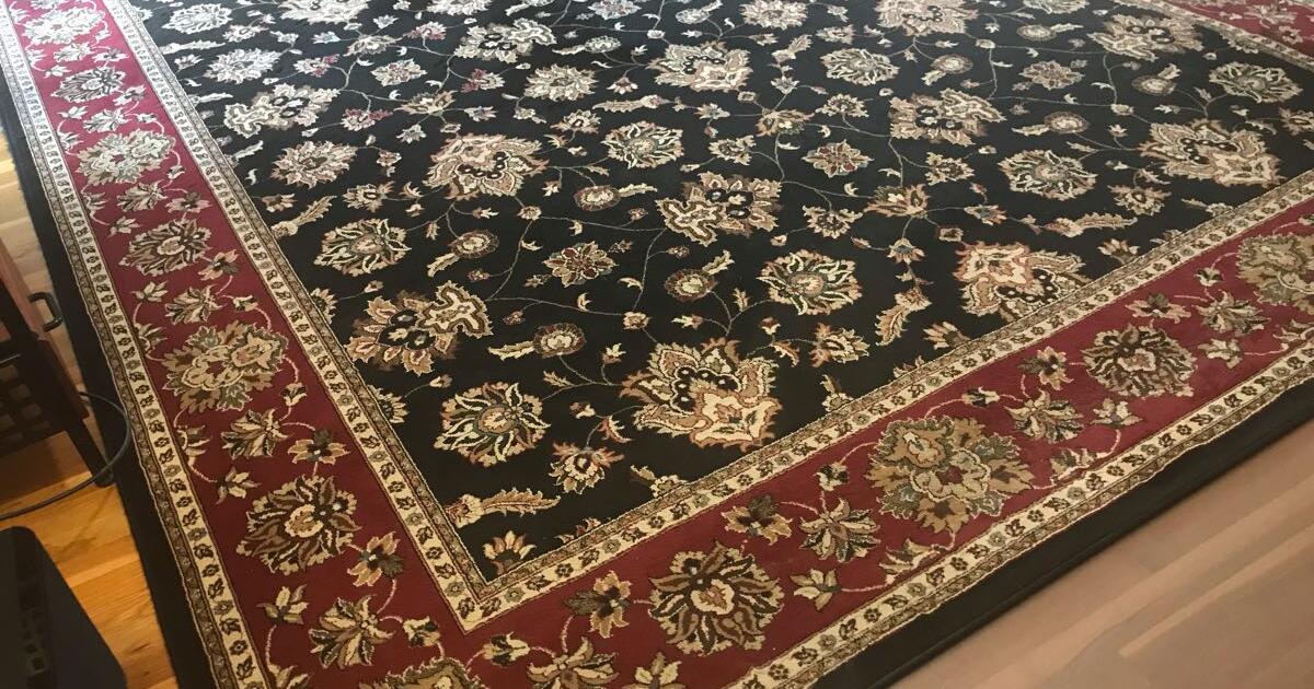 Area rug 10'.0" x 12'7" for 300 in Colorado Springs, CO For Sale