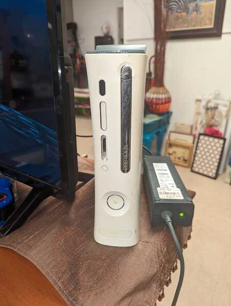 Microsoft Xbox 360 Game System HDMI Console 60GB
