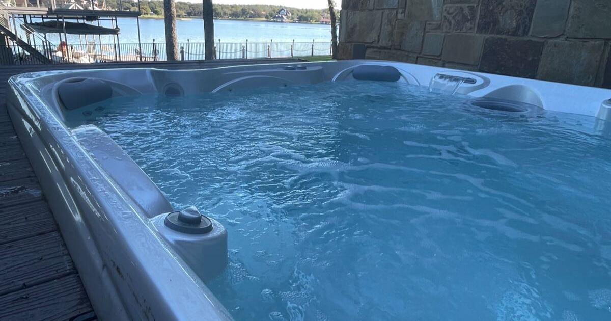 Hot tub for 4495 in Gainesville, TX For Sale & Free — Nextdoor