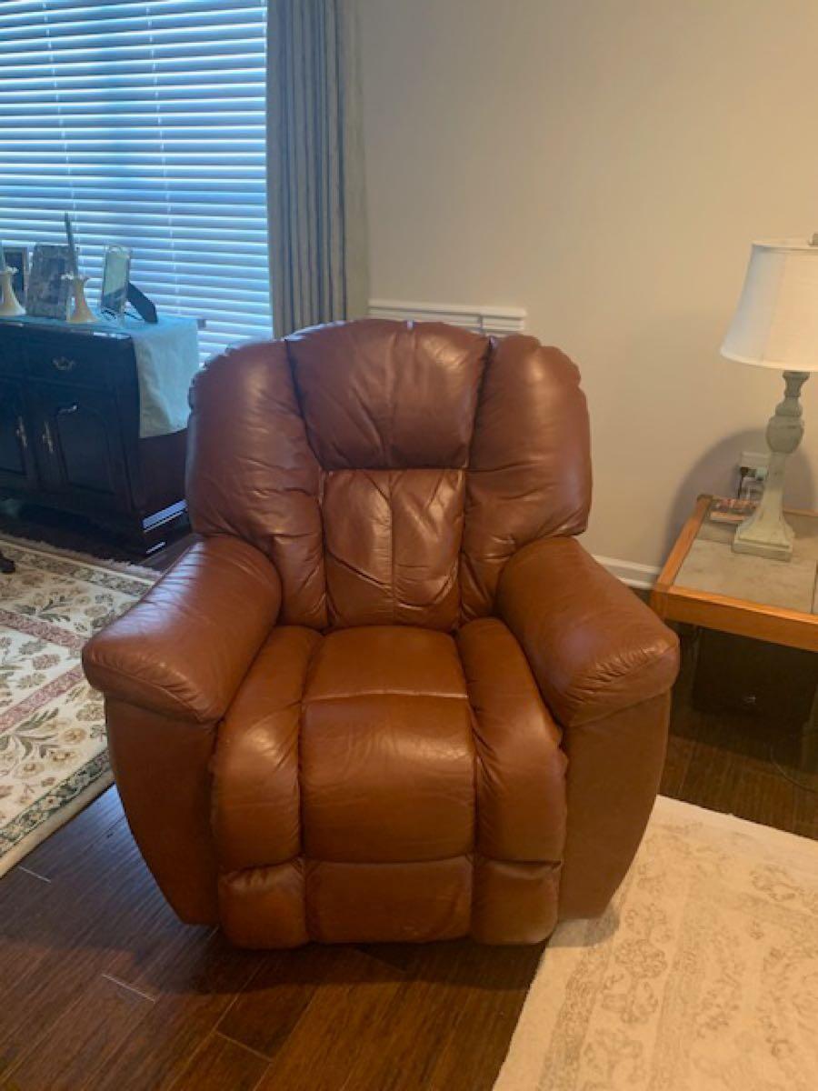 Lazy Boy Maverick Leather Reclinerrocker For 250 In Cary Nc For Sale And Free — Nextdoor 6532