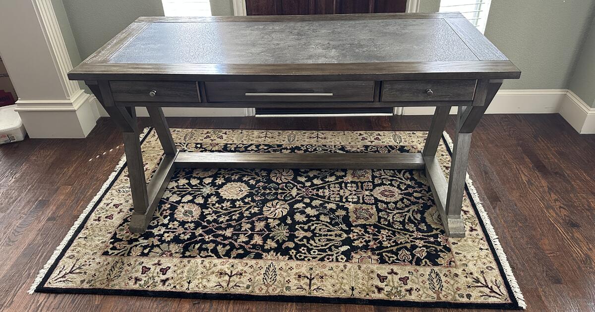 Signature Design by Ashley Luxenford Home Office Large Leg 60" Desk in