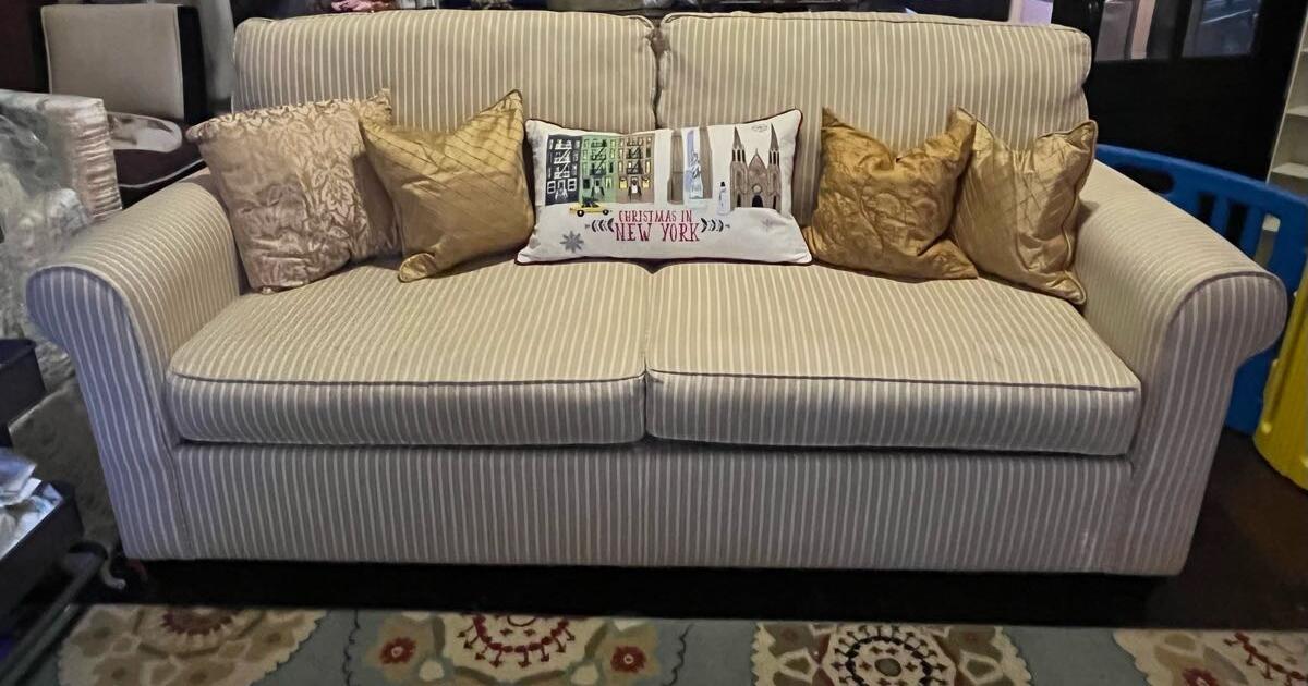 Pottery Barn Sofa. for 399 in Katy, TX For Sale & Free