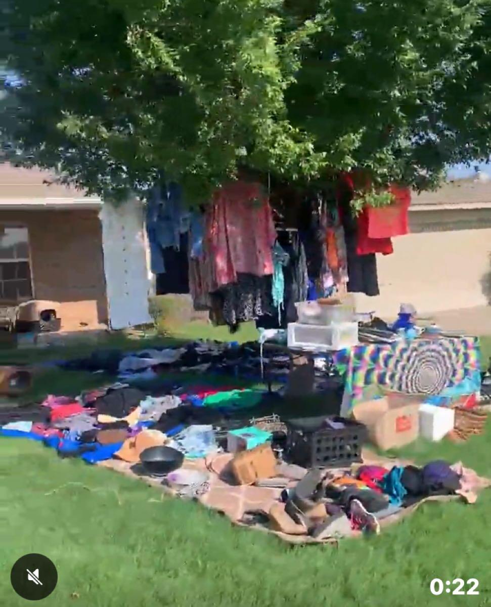 Yard sale leftovers 1 for Free in Oklahoma City, OK For Sale & Free