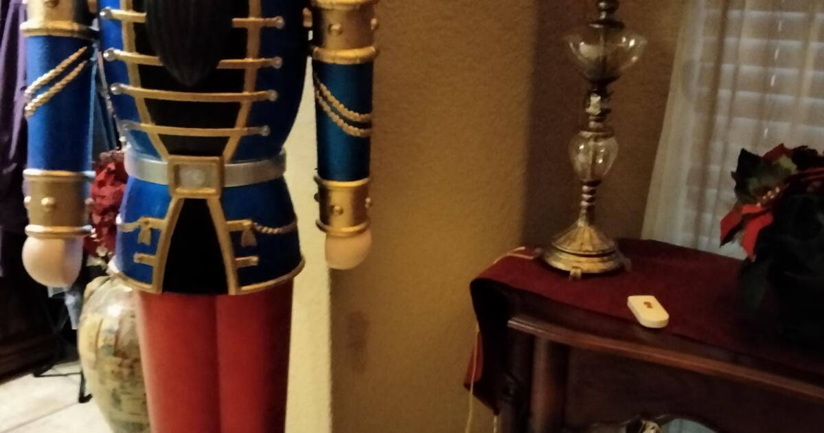 NUTCRACKER ( LIGHTS AND MUSIC) 68 INCHES TALL in Fort Worth, TX For