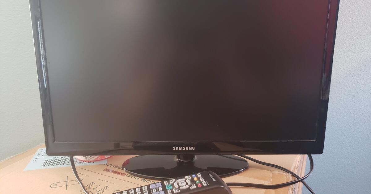 Small Samsung TV with remote for $30 in Dallas, TX | For Sale & Free ...