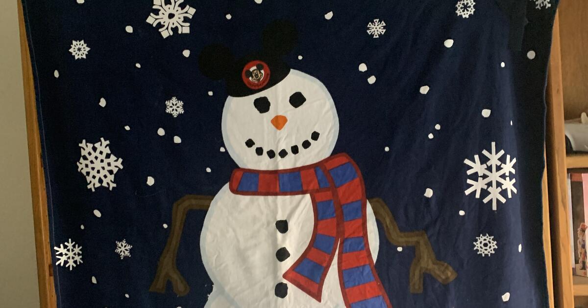 Walt good Disney World Blanket Disneyland Snowman Christmas Throw Fleece 48 X 54