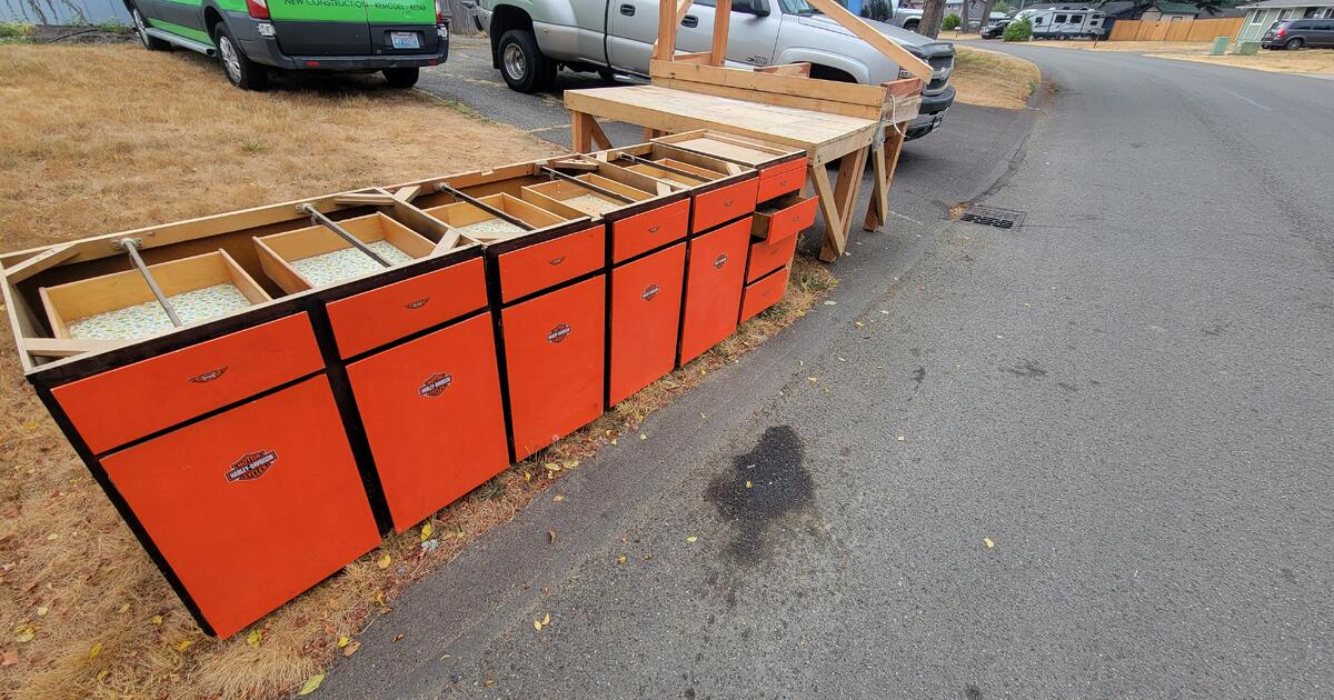 Shop tables and for Free in Spanaway, WA Finds — Nextdoor