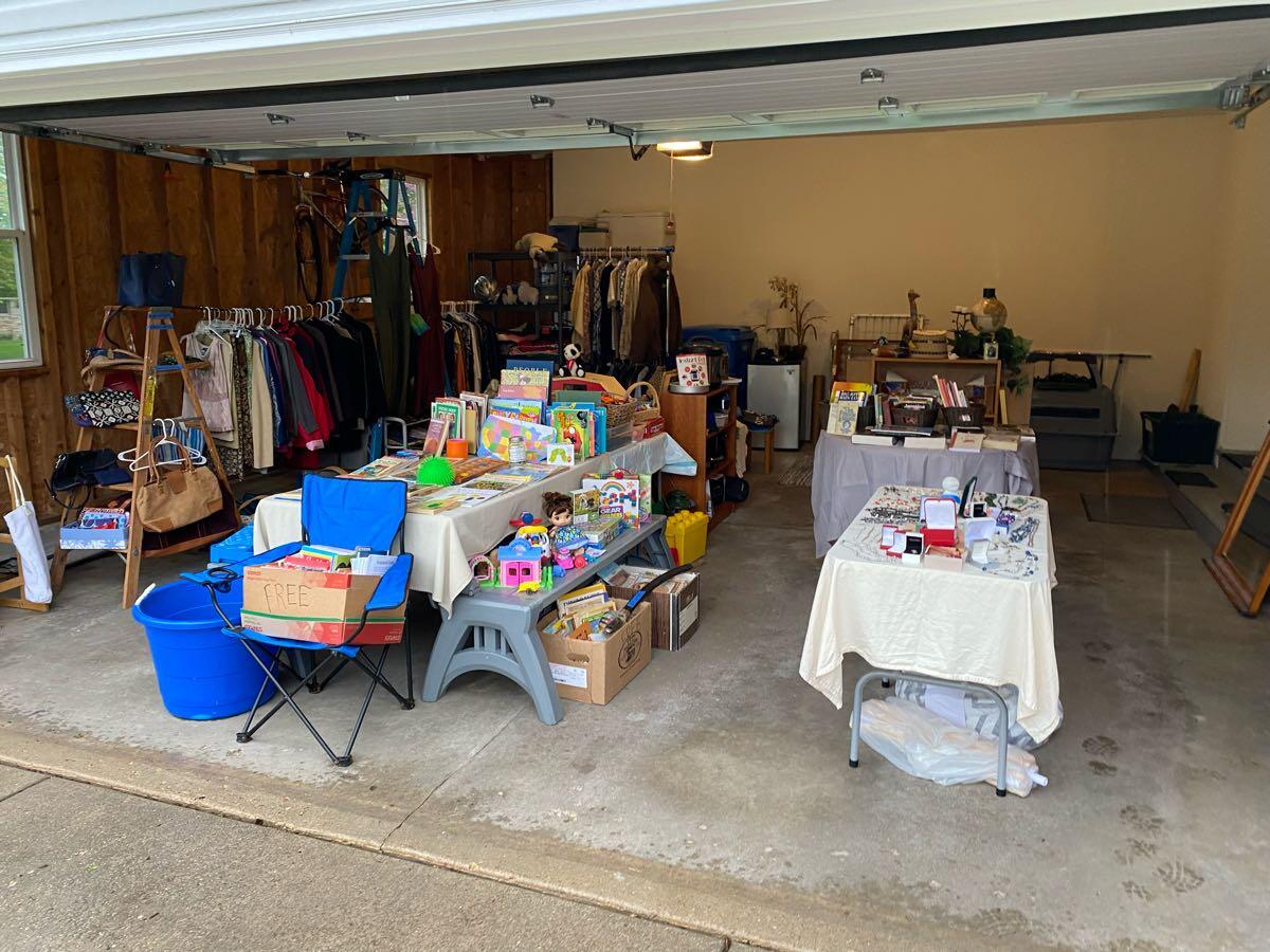 Garage Sale Southbridge Waunakee for 3 in Waunakee, WI For Sale