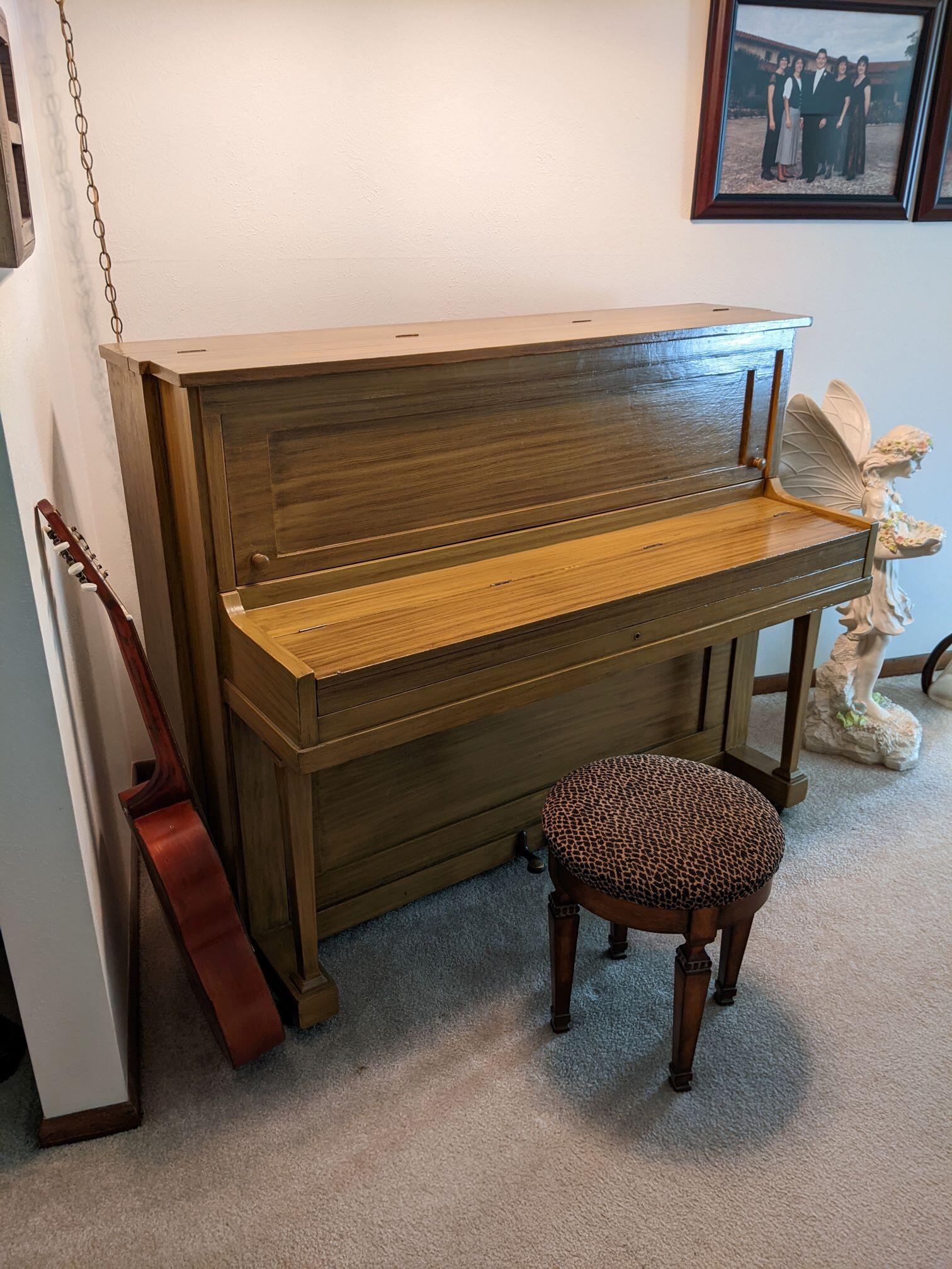 1920 Miessner Jackson Upright Piano1920 Miessner Jackson Upright Piano  