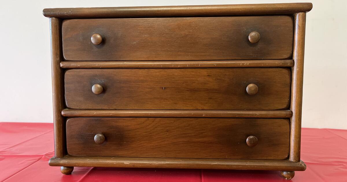 Jewelry/Treasure Box for 25 in Collierville, TN Finds — Nextdoor