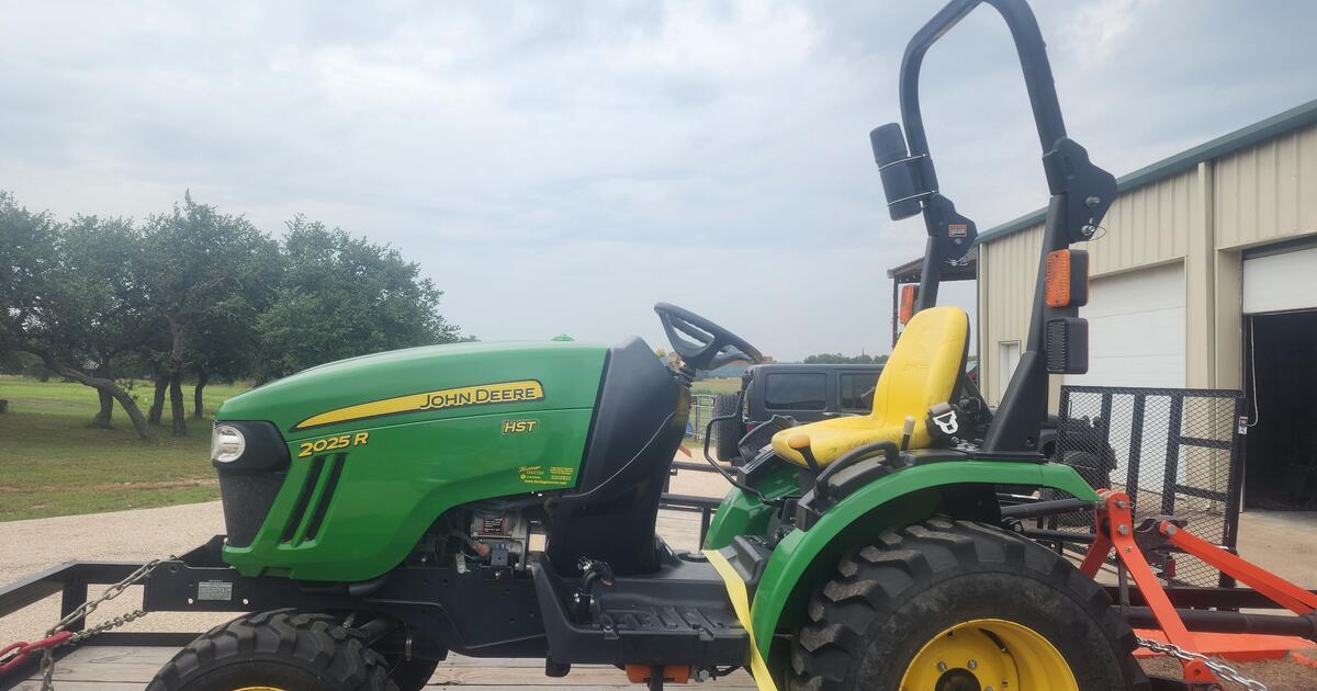 John Deere, 2025R lawn tractor, 2016 with brush hog for 15500 in