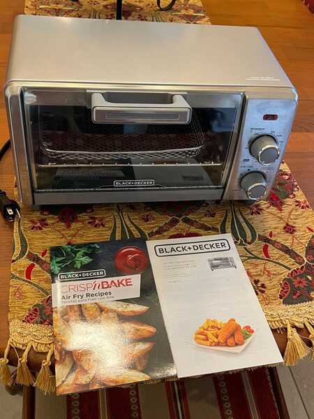 BLACK+DECKER Crisp 'N Bake Air Fry 4-Slice Toaster Oven, Silver & Black,  TO1787SS For $20 In Green Valley, AZ