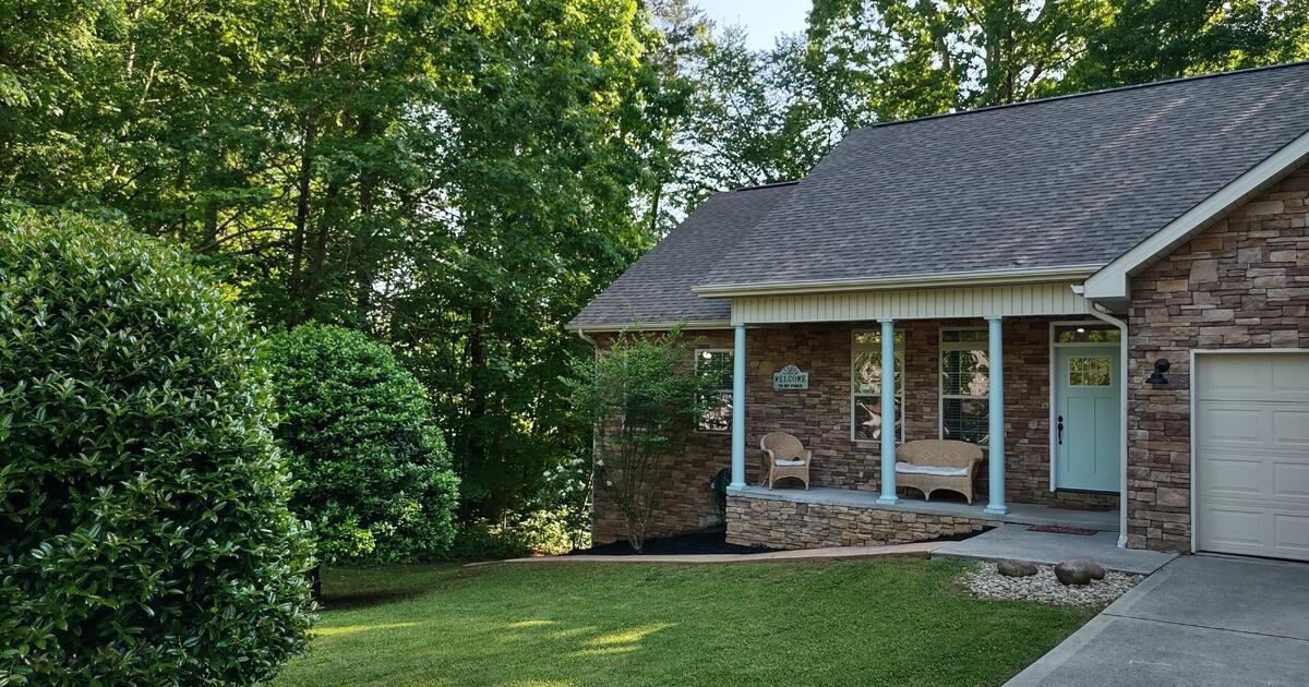 FurnishedPet Friendly Short Term Rental Utilities Included in Loudon