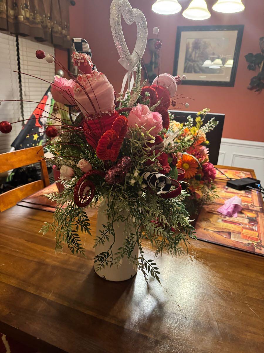 Valentine center piece arrangement