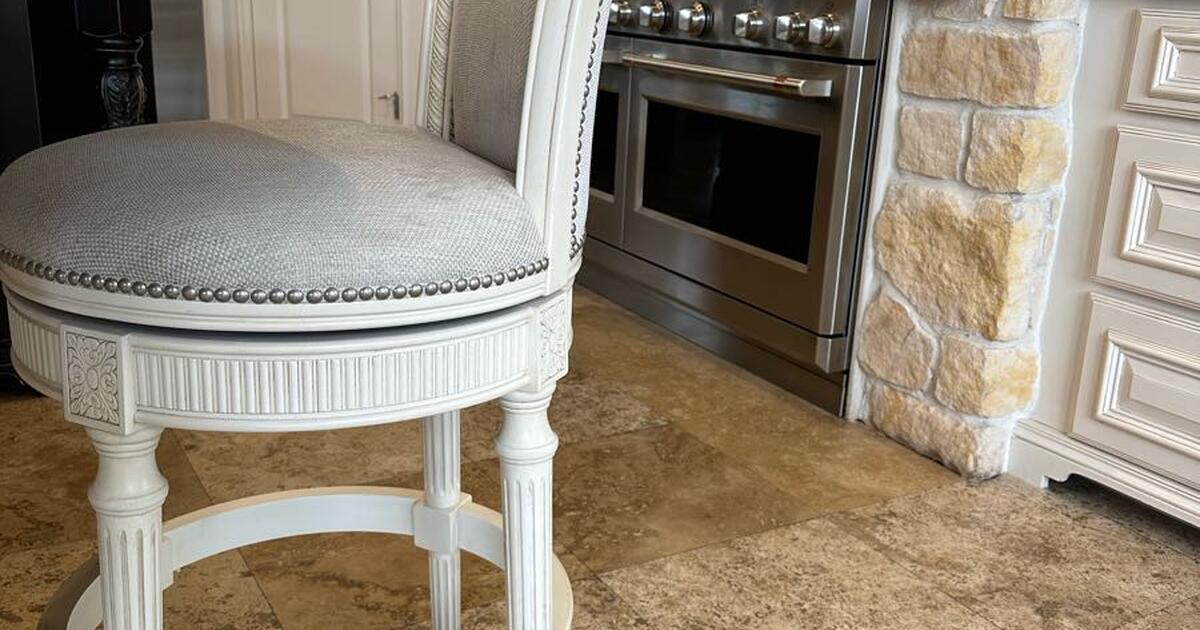 Frontgate kitchen counter stool for 175 in montgomery tx for sale