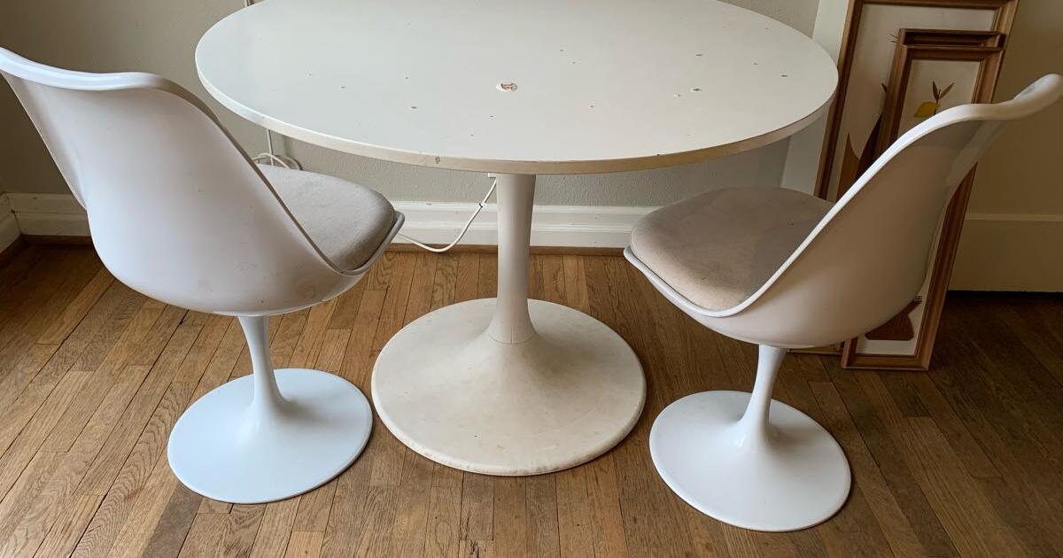 PENDING PICKUP. Free IKEA DOCKSTA MCM Style Tulip Table for Free in