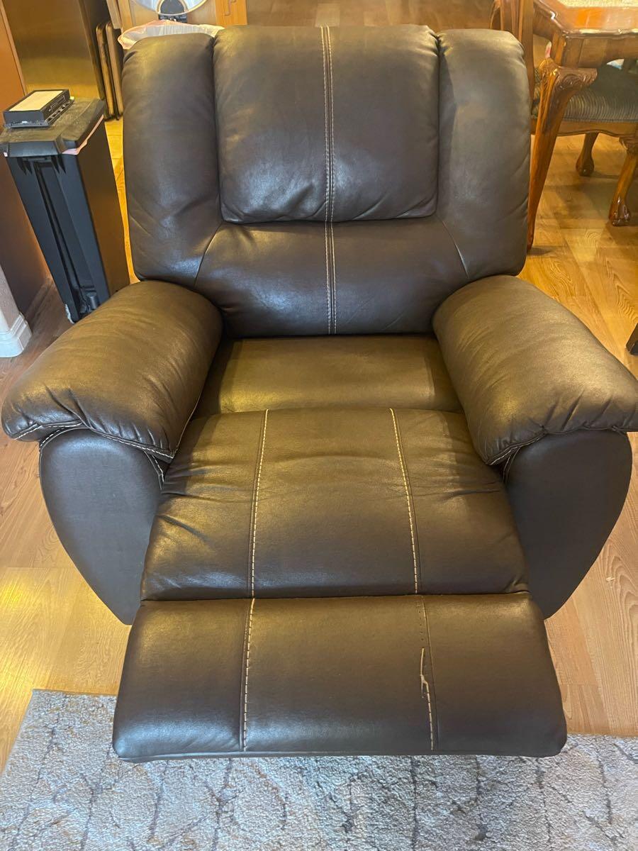 Recliner for 60 in Las Vegas, NV For Sale & Free — Nextdoor
